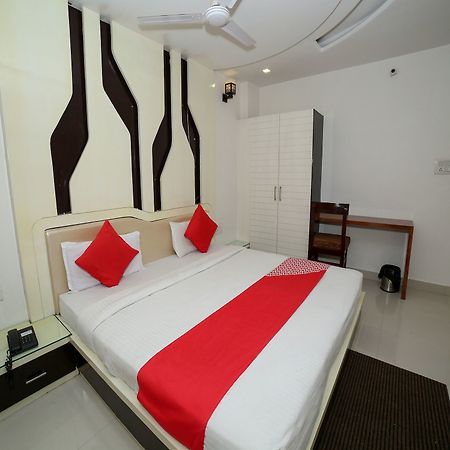 Oyo 7367 Hotel Dessert Palm Gwalior Esterno foto