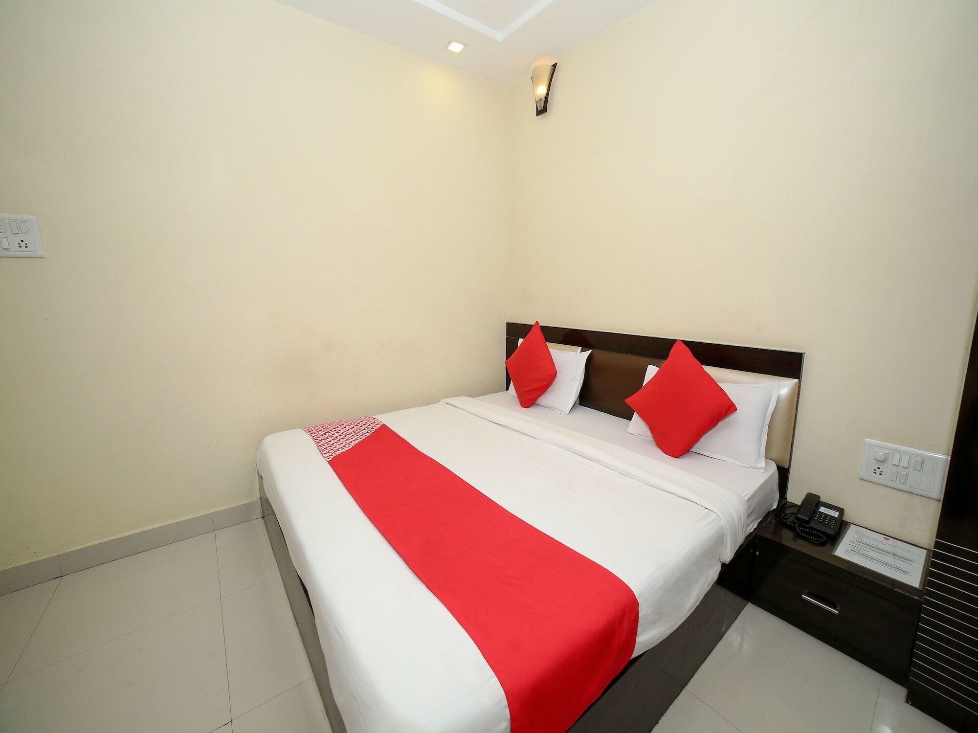 Oyo 7367 Hotel Dessert Palm Gwalior Esterno foto